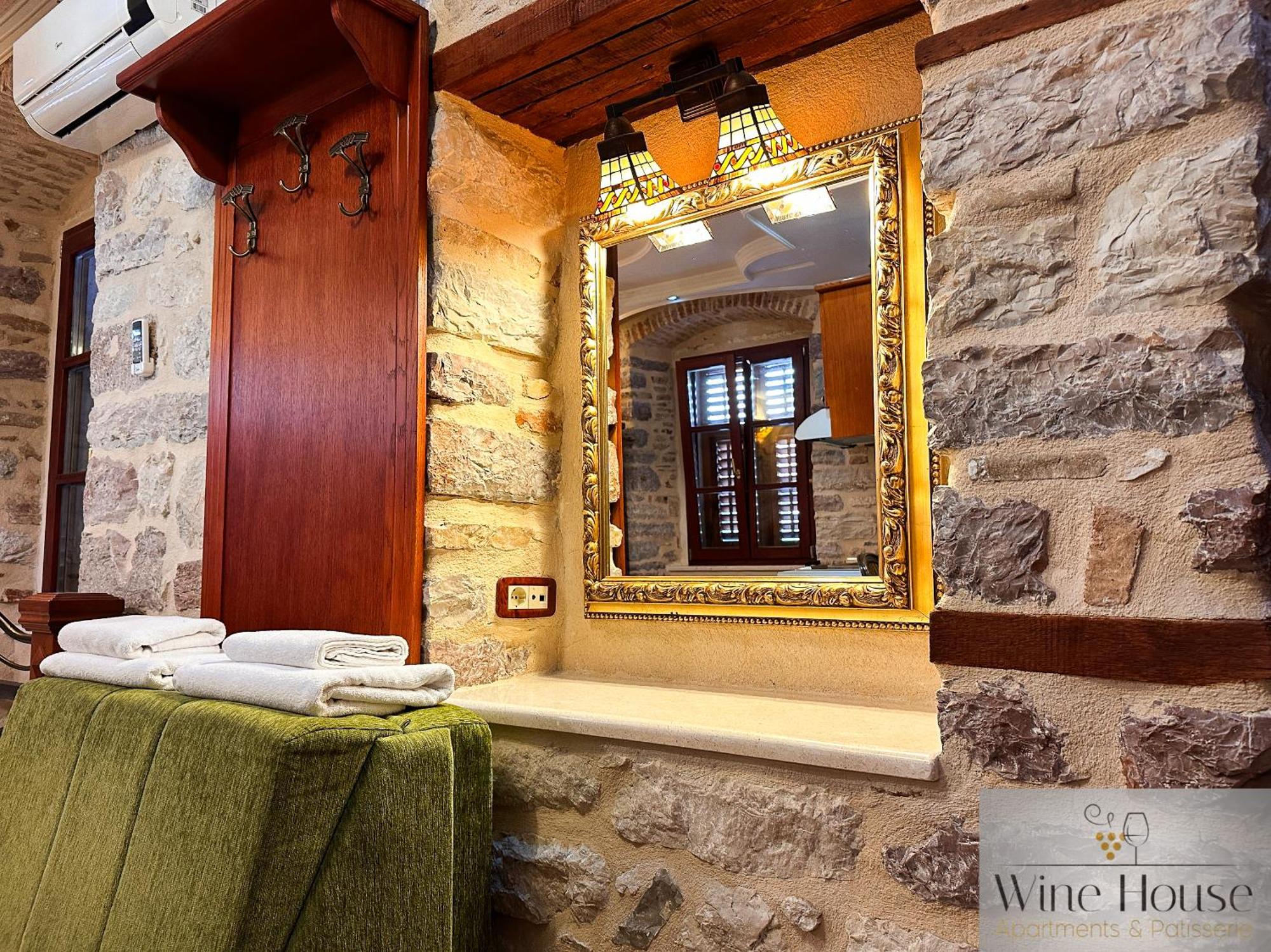 Wine House Old Town