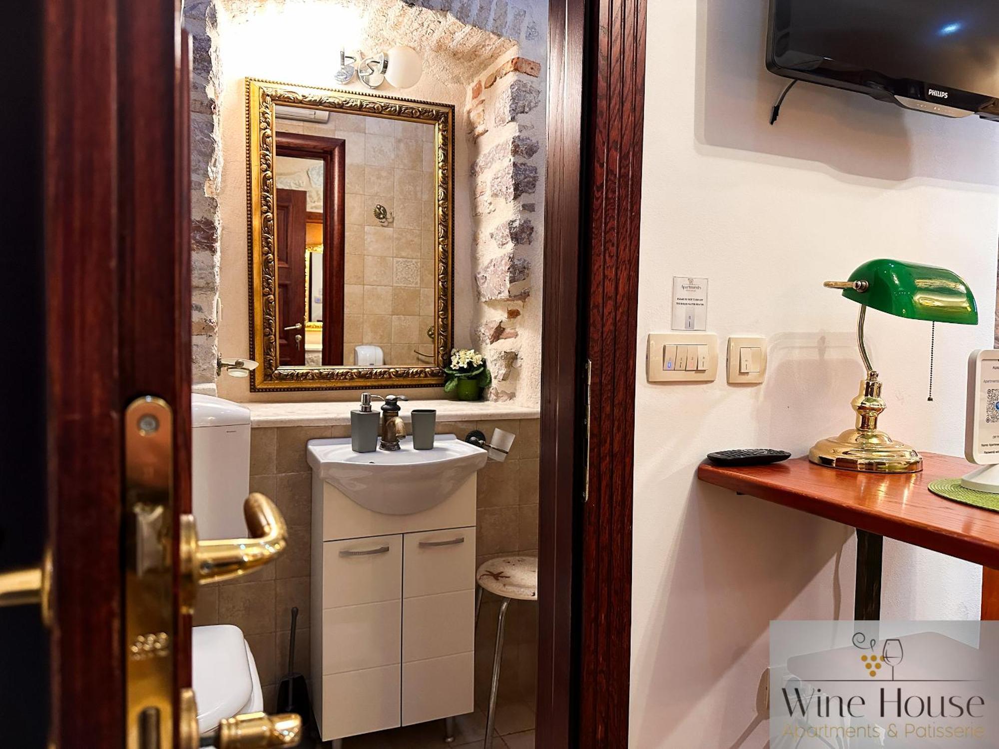 Апартаменти Wine House Old Town