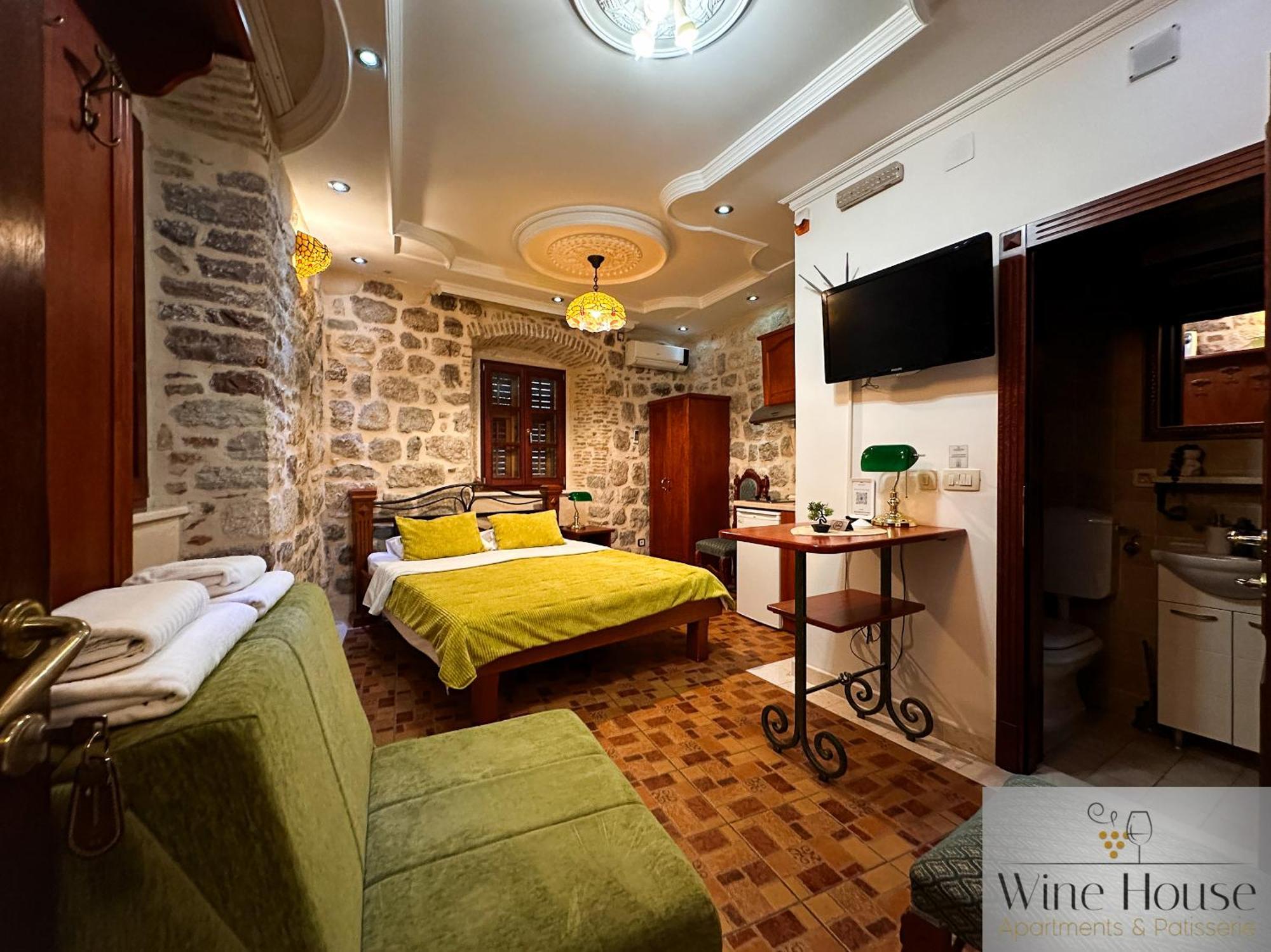 Wine House Old Town Apartment *