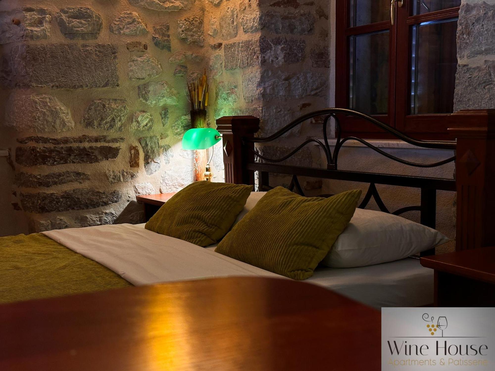 Wine House Old Town * Kotor