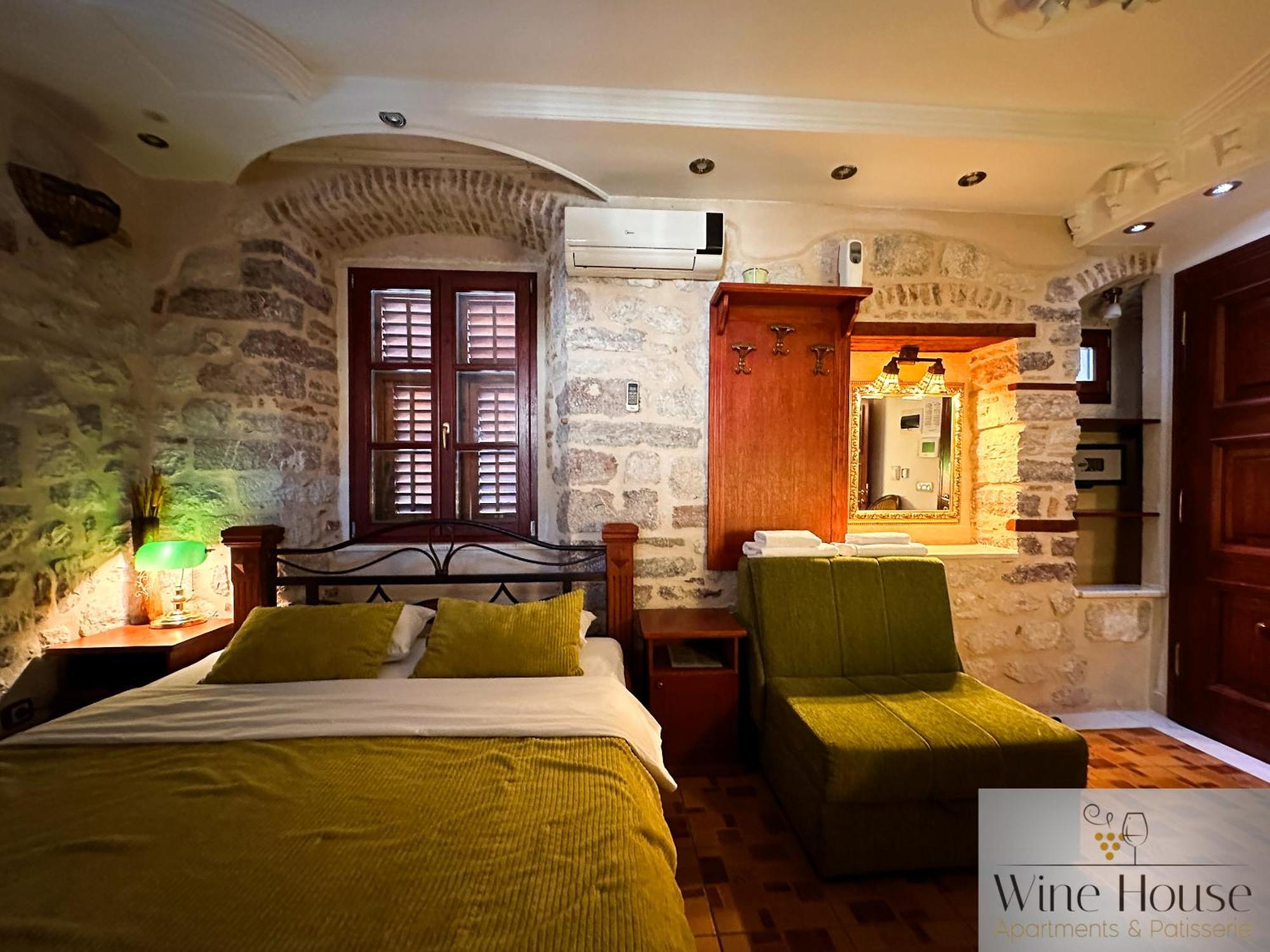 Wine House Old Town