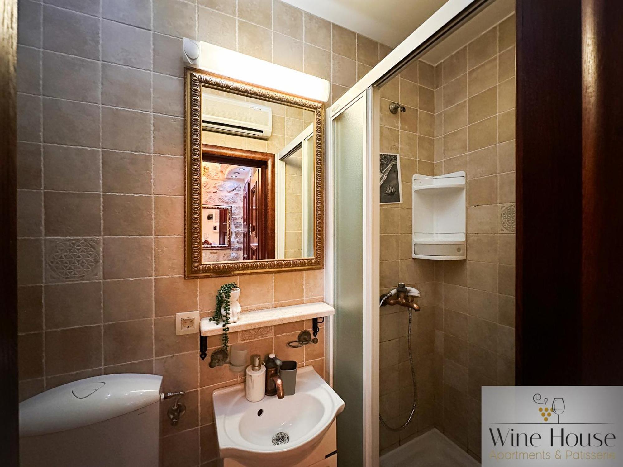 Wine House Old Town Apartment *