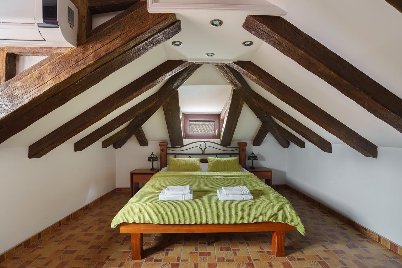 Wine House Old Town Apartment *